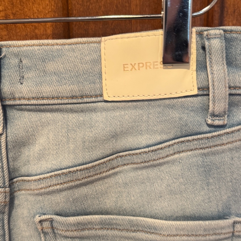 Classic Denim Mom Women's Shorts - Picture 3 of 6
